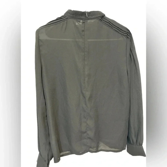 Romeo + Juliet Couture black sheer long sleeves blouse - Picture 3 of 7